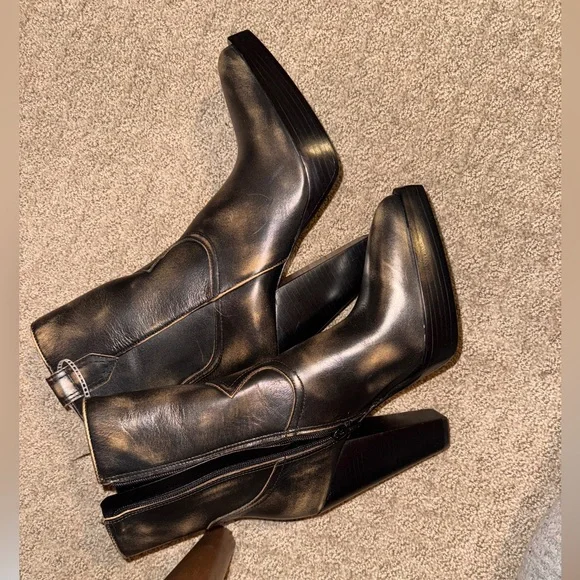 Vince Camuto Platform Boots - Picture 6 of 6